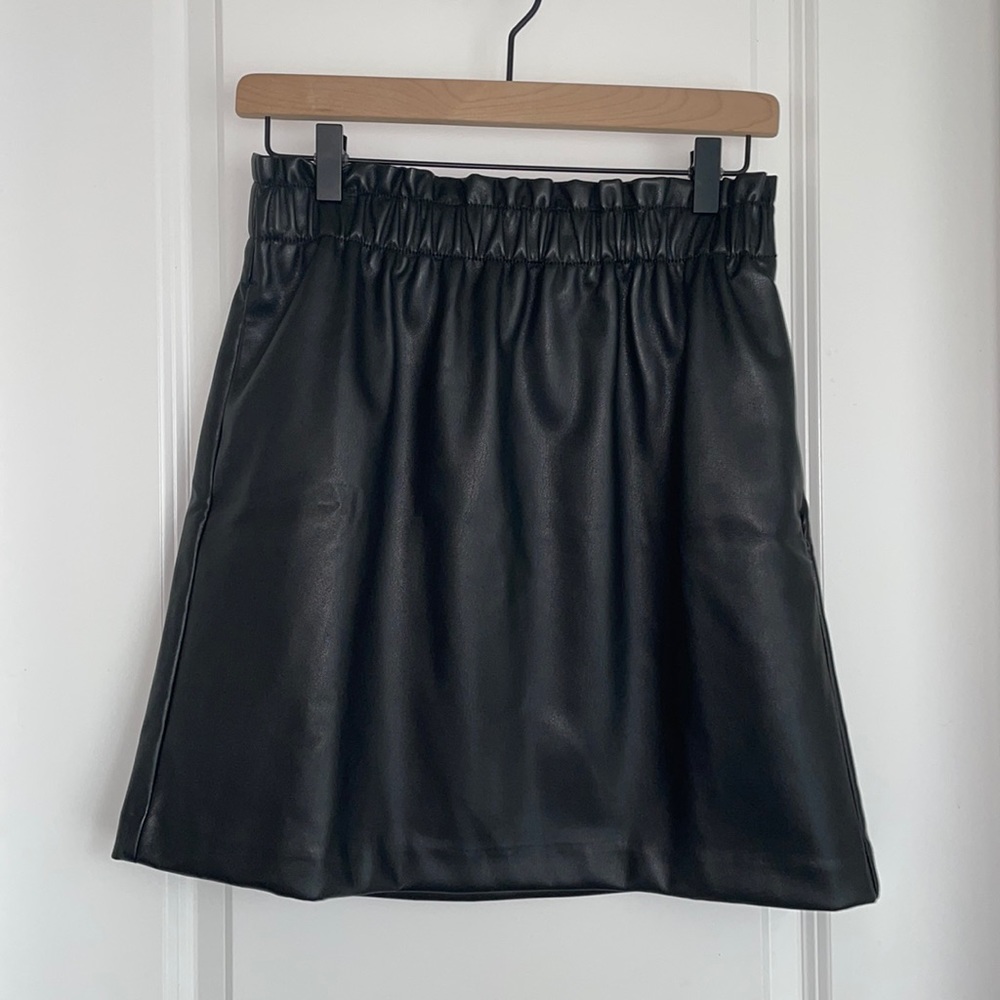 NWOT LOFT Faux Leather Skirt - Size Small
